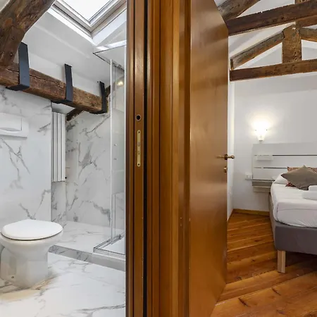 Accademia Sunshine With Terrace * Venice