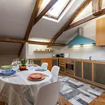 Accademia Sunshine With Terrace 아파트 *